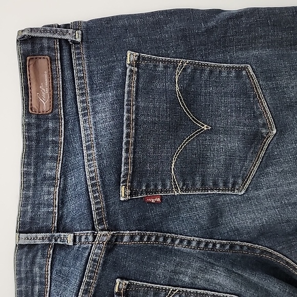Levi's Women's Bold Curve Classic Straight Leg Denim Blue Fade Jeans Sz  31 X 32 - Picture 8 of 16